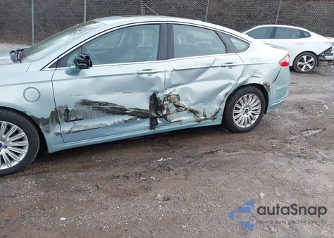 2013 Ford Fusion Energi Titanium из США, поврежденный, VIN 3FA6P0SUXDR232560